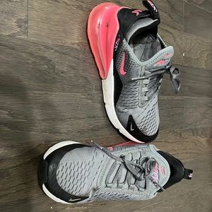 Girls Nike air 270’s